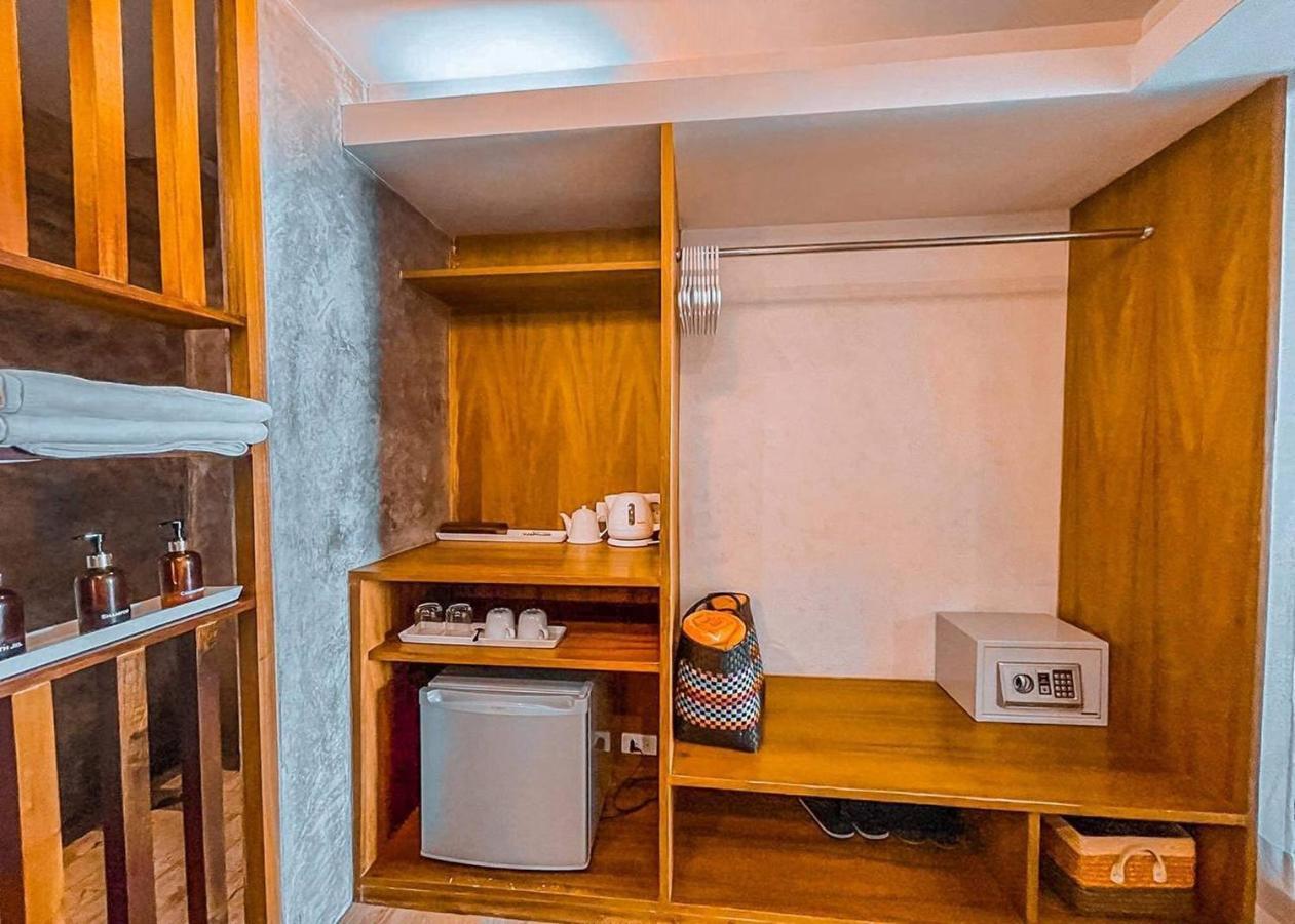 Hotel The Parlour Krabi 3*